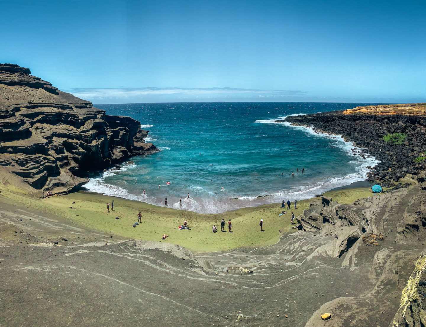 Papakōlea Green Sand Beach - Hawai'i Island Hawai'i