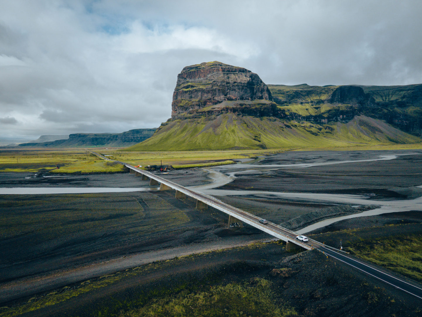 Lómagnúpur Mountain - Þjóðvegur