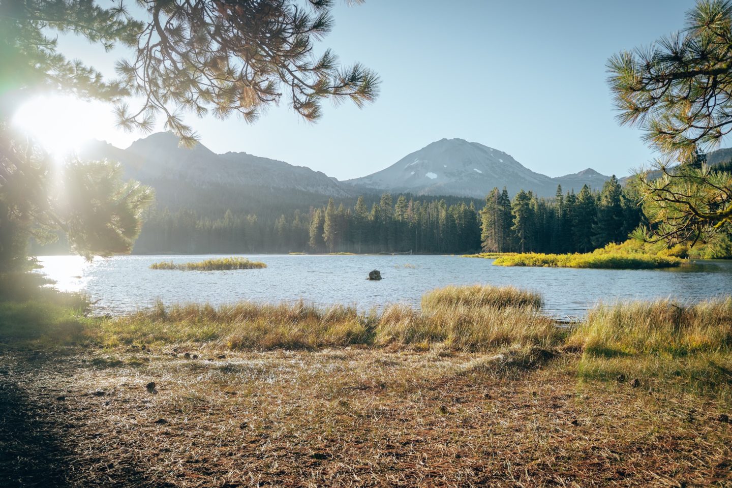 Manzanita Lake Loop - Lassen Volcanic National Park in California