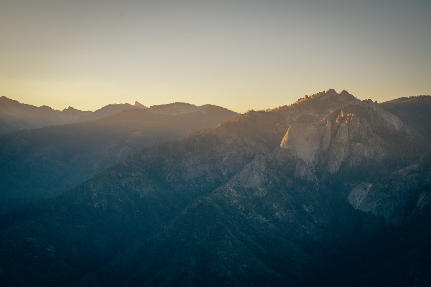 How to spend one day in Sequoia National Park - Moro Rock