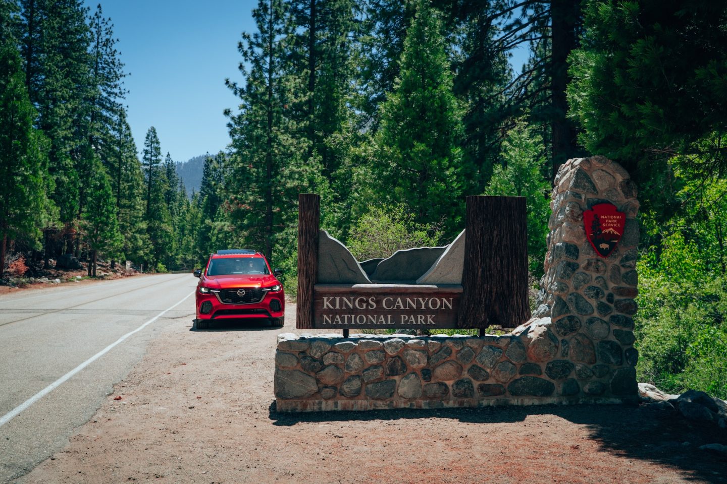 Kings Canyon National Park Sign - Kings Canyon Scenic Byway Kings Canyon National Park Sign - Kings Canyon Scenic Byway