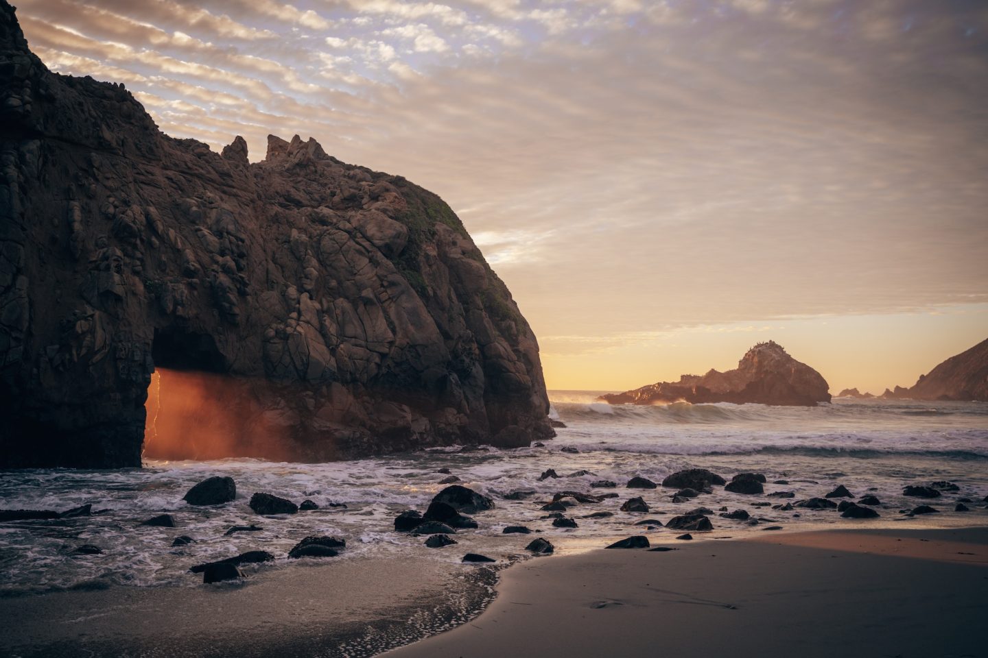 Keyhole Arch Phenomenon - Pfeiffer Beach, California