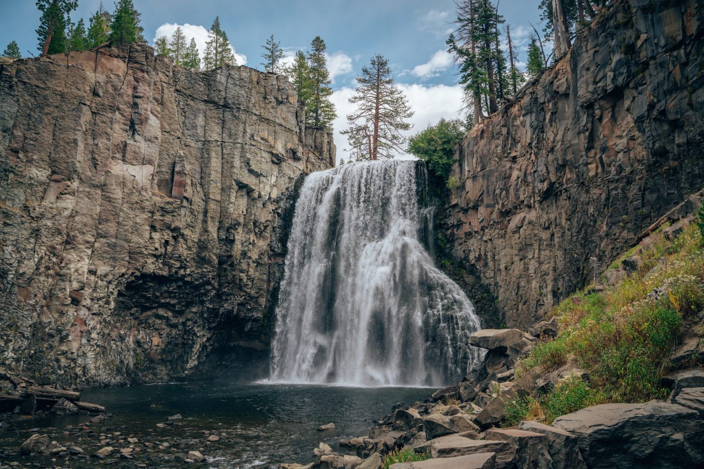 Rainbow Falls - Devils Postpile National Monument, California