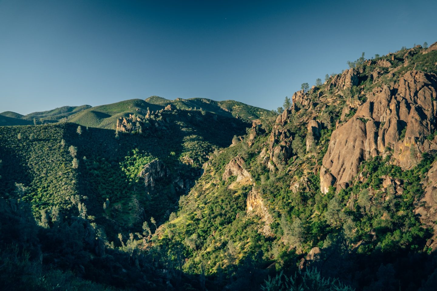 ULTIMATE GUIDE TO PINNACLES NATIONAL PARK IN CALIFORNIA